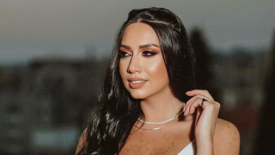 كريستيل الملاح تستعد لتصوير أغنيتها الجديدة - صورة مميزة صورة مميزة: كريستيل الملاح تستعد لتصوير أغنيتها الجديدة