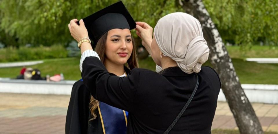 إنجاز أكاديمي مريم علي عبد علي تنهي مشوارها في طب الأسنان بنجاح مميز - صورة مميزة صورة مميزة: إنجاز أكاديمي مريم علي عبد علي تنهي مشوارها في طب الأسنان بنجاح مميز