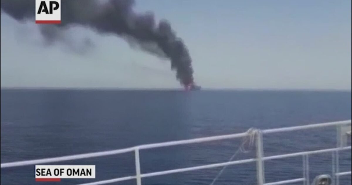 هل أعادت الضربة قرب جزيرة لارك التصعيد بين واشنطن وطهران؟ #عاجل