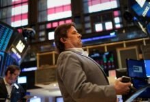 المستثمرون يحذرون مع ارتفاع عوائد السندات وضغوط أسواق الطاقة