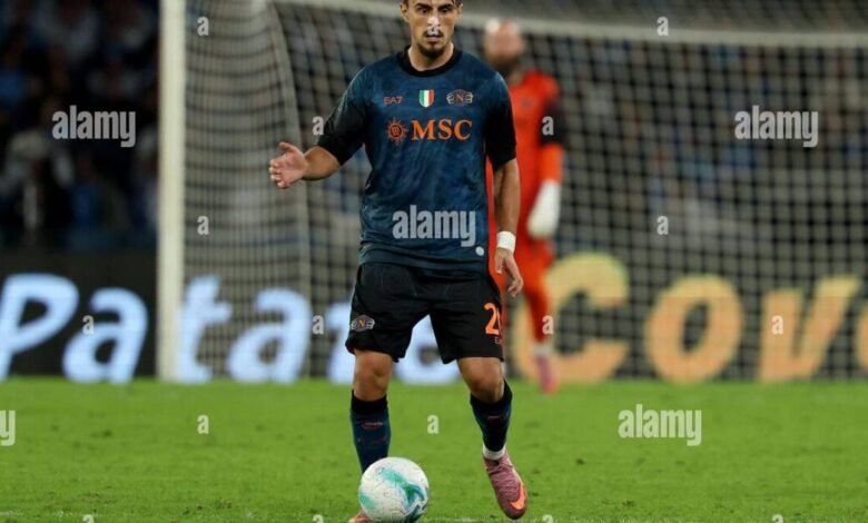 باتورينا ودياو يقودان كومو للفوز 2-1 على نابولي