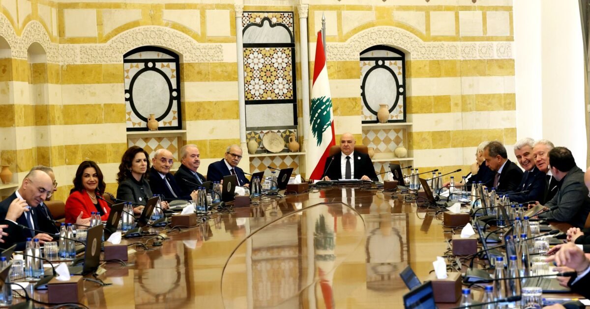 عون يدعو لتعزيز قدرات الجيش وضبط الحدود بعد خروق في الجنوب - صورة مميزة عون يدعو لتعزيز قدرات الجيش وضبط الحدود بعد خروق في الجنوب