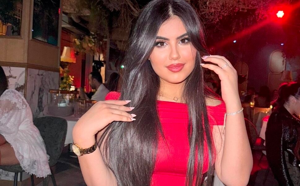نرمين عسل… أناقة ناعمة تصنع نجومية صاعدة من باريس
