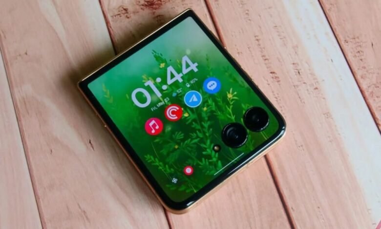 أخيرًا سيصبح هاتف موتورولا القابل للطي التالي مزودًا بالكامل بـ Galaxy Z Fold