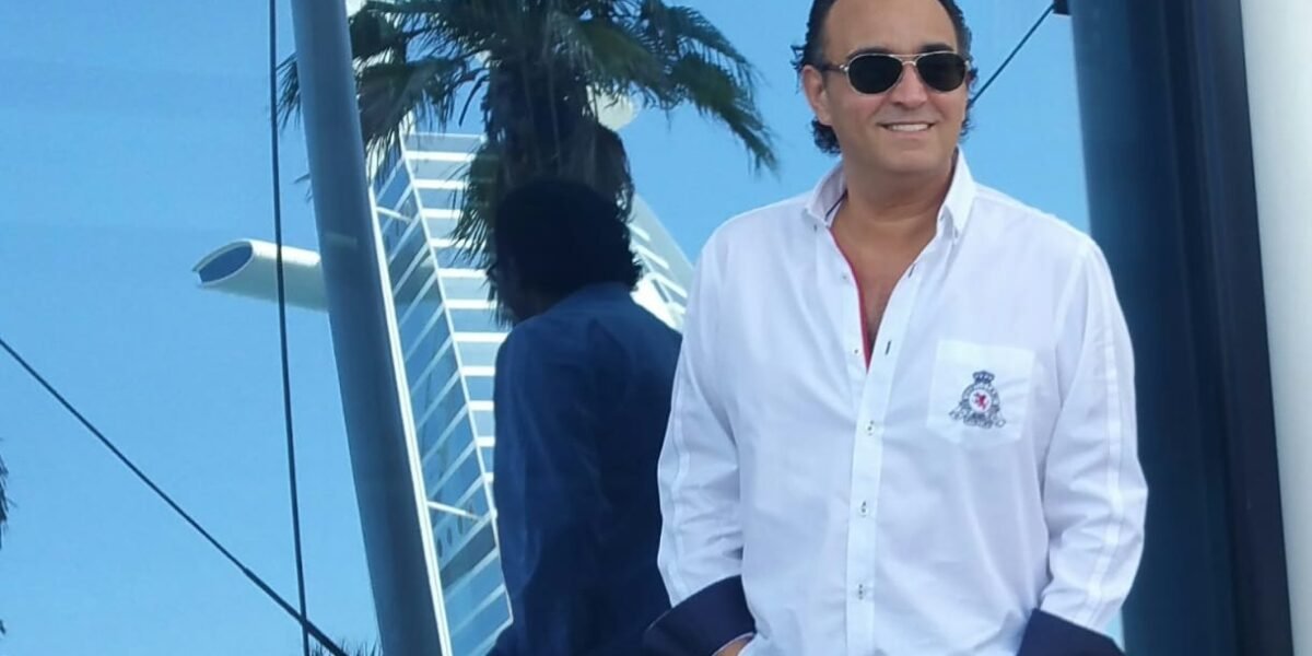 صورة مميزة: الدكتور محمد أنشاصي صانع الإبتسامة الأكثر تألقًا وجاذبية في