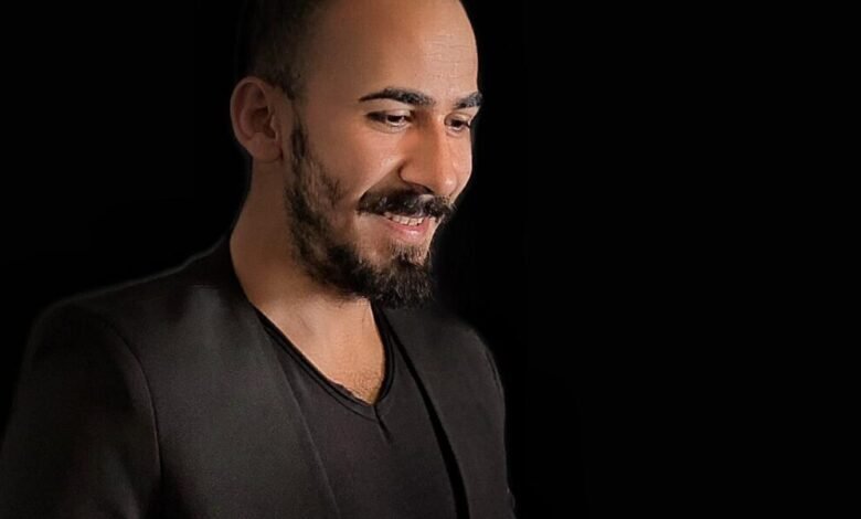 المزيّن هاني مقهور شاب لبناني متعدد المواهب