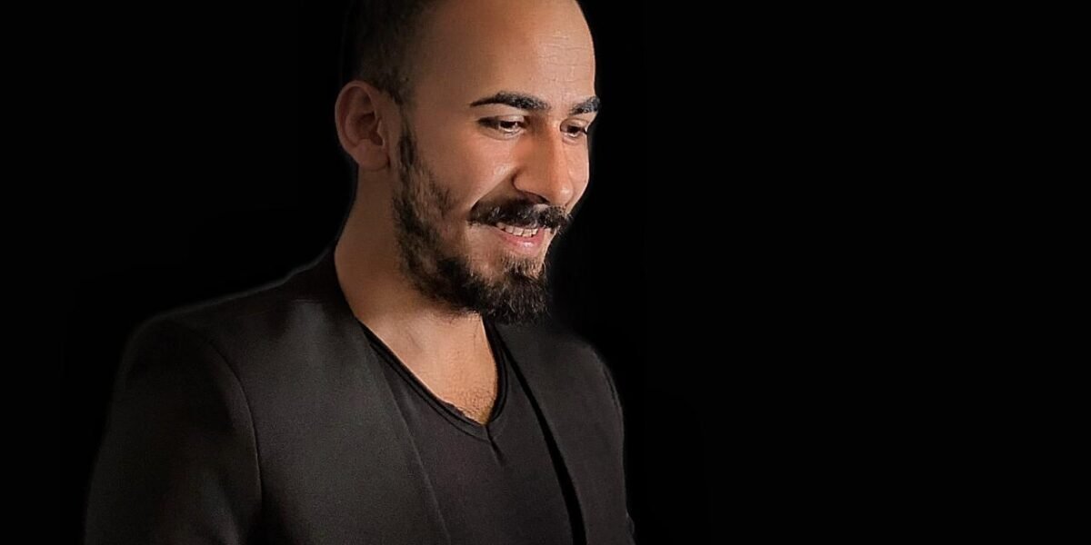 صورة مميزة: المزيّن هاني مقهور شاب لبناني متعدد المواهب