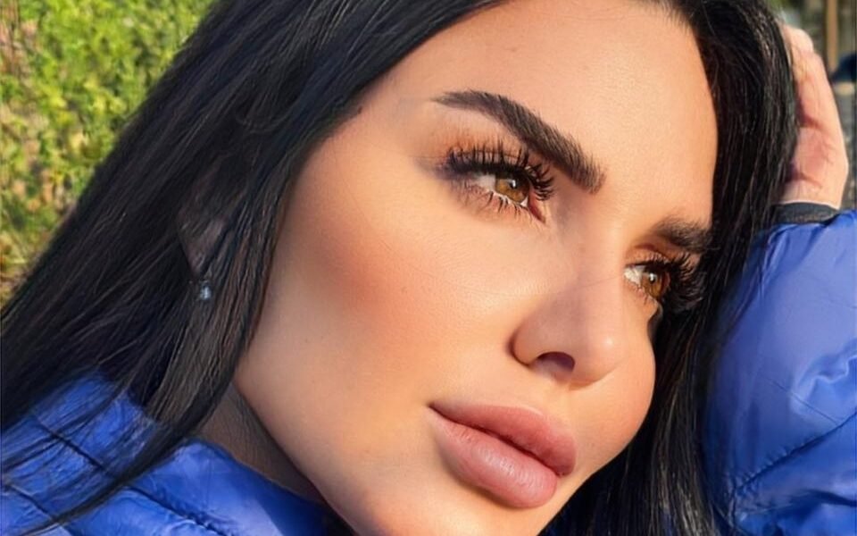 الموديل ميرا تحتل المراتب الأولى على تطبيق Tiktok