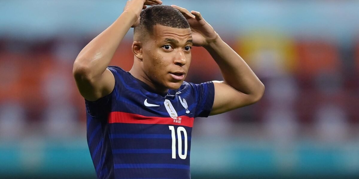 باريس سان جيرمان يسمح للهلال بالتحدث إلى مبابي بعد عرض بقيمة 300 مليون يورو