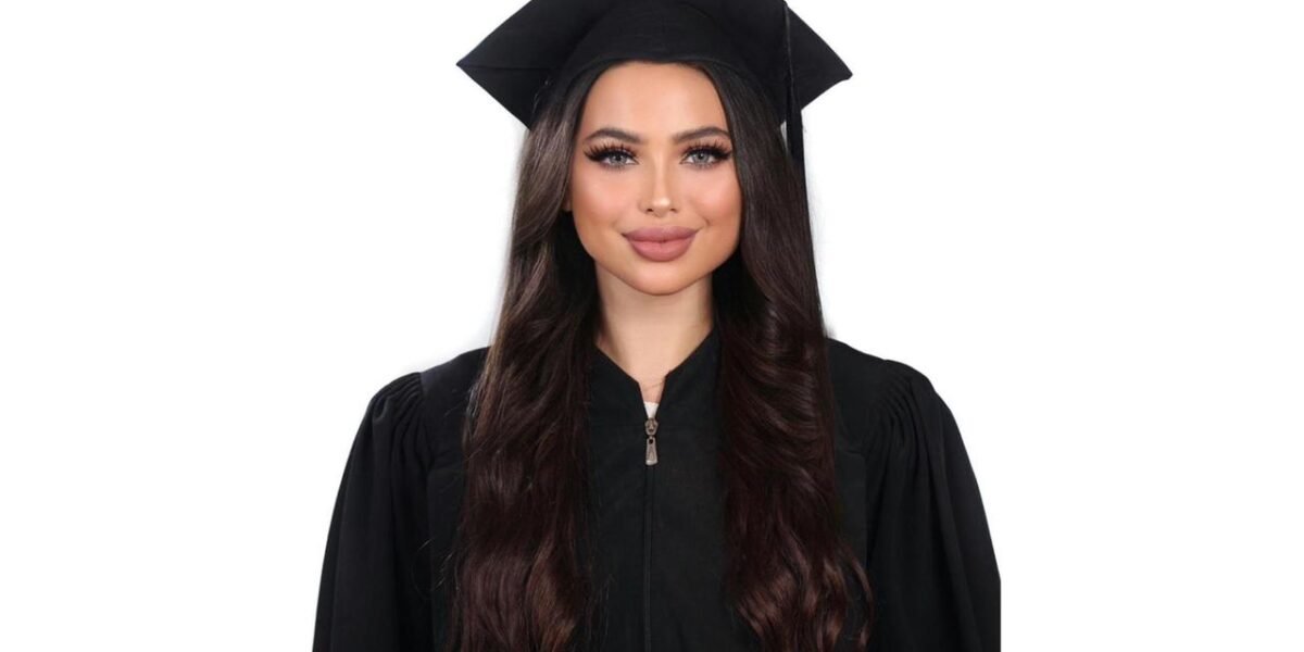 خبيرة التجميل مايا قواس خريجة 2021 من AUB